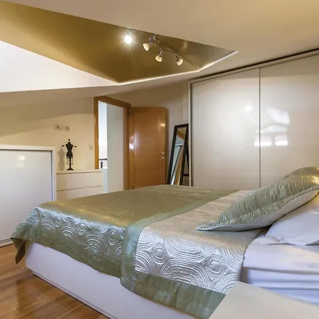 Lovely In With Kitchenette
